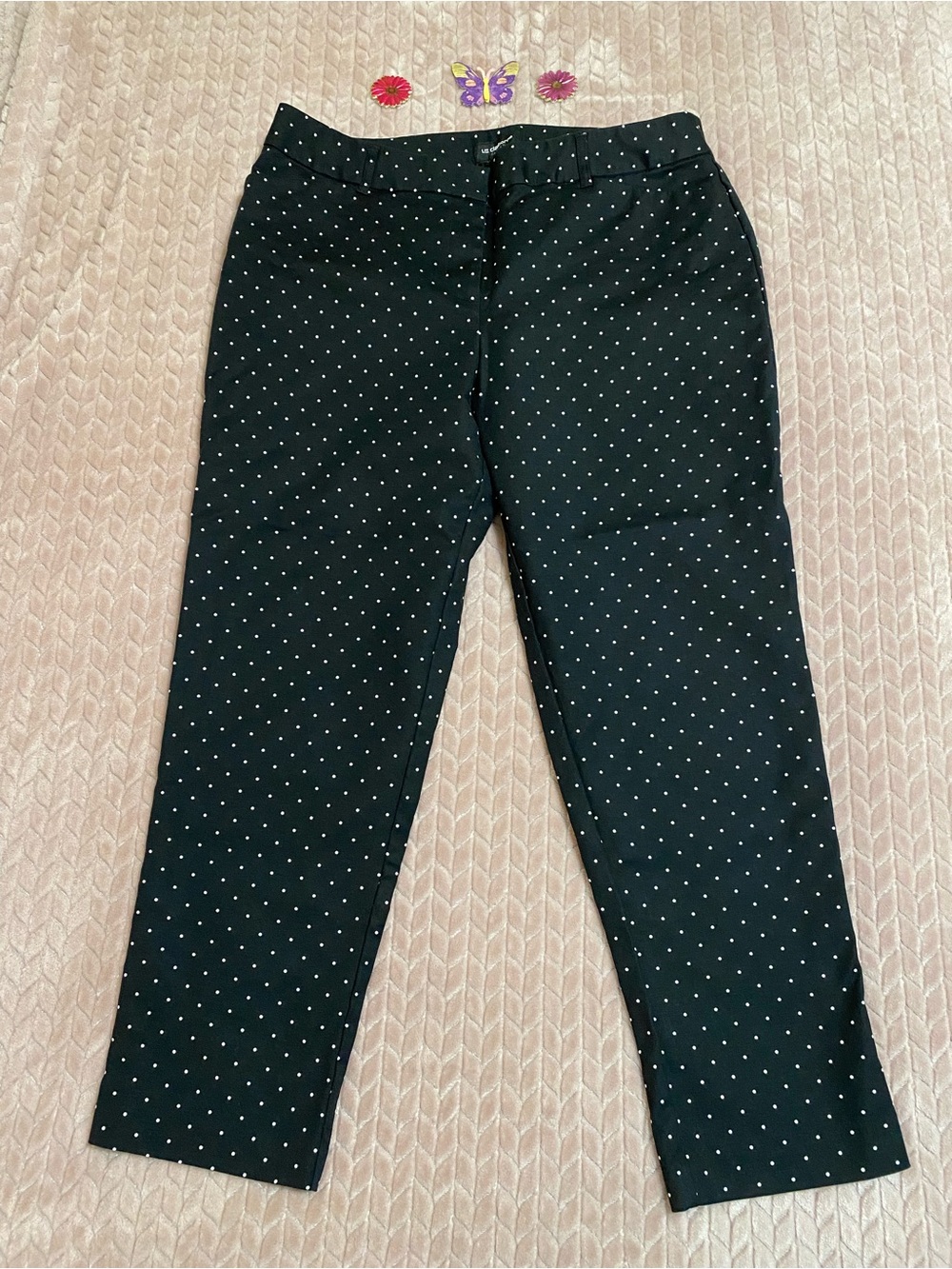 Liz Claiborne Black Polka Dot Ankle Pants Women’s Size 12